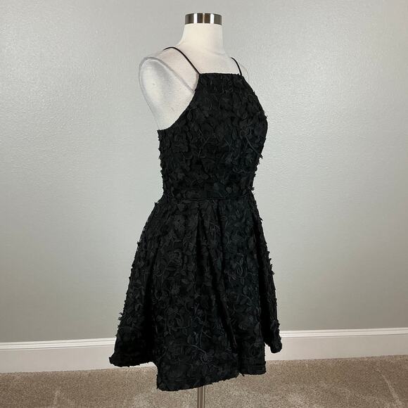 Black Lace Fit and Flare Mini Cocktail Dress Size 8 Sleeveless Halter by AQUA - Picture 2 of 14